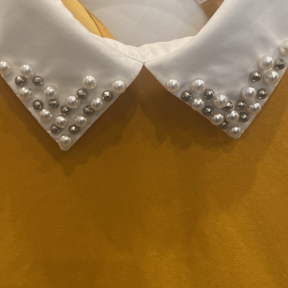 Gold blouse with pearls on the tip of the collar✨ - Picture 2 of 4